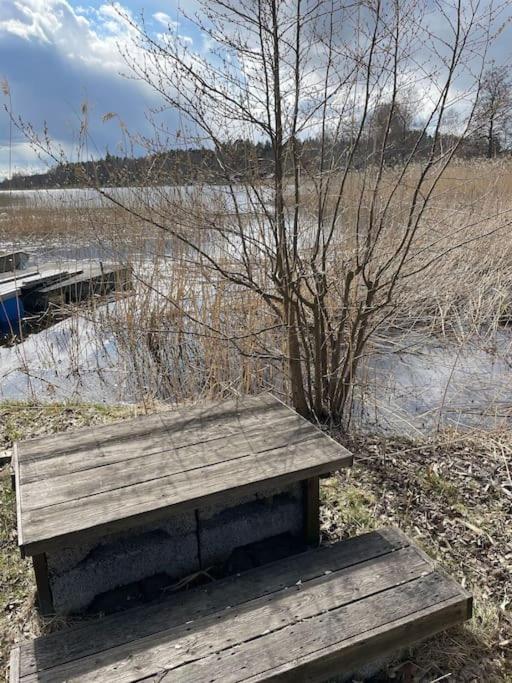 Nyrenoverat Strandnaera Med Fantastisk Utsikt Rimbo ภายนอก รูปภาพ